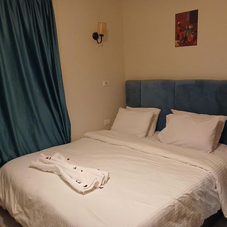 Pyramids Way Inn Kafret el-Gabal Esterno foto