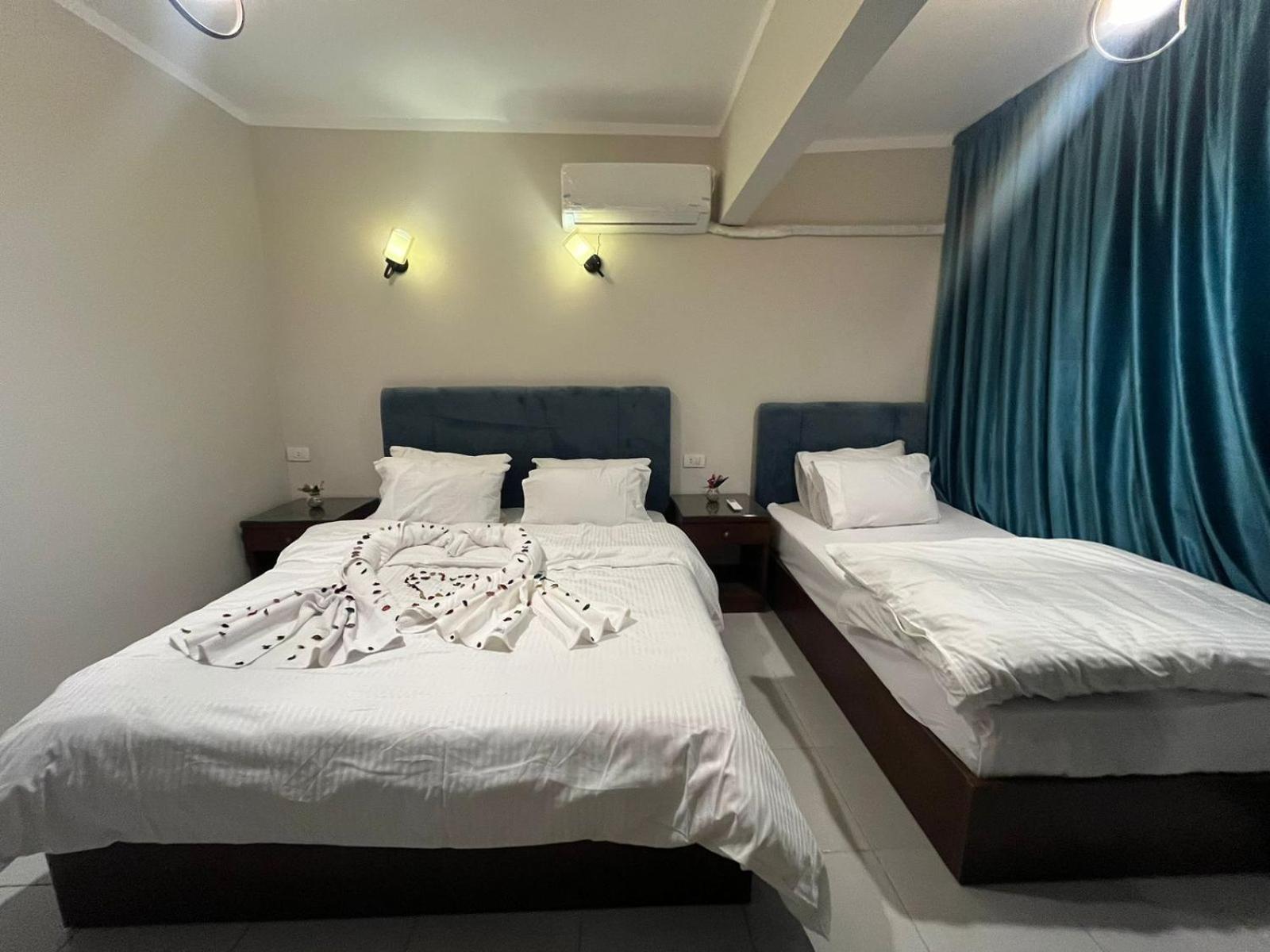 Pyramids Way Inn Kafret el-Gabal Esterno foto
