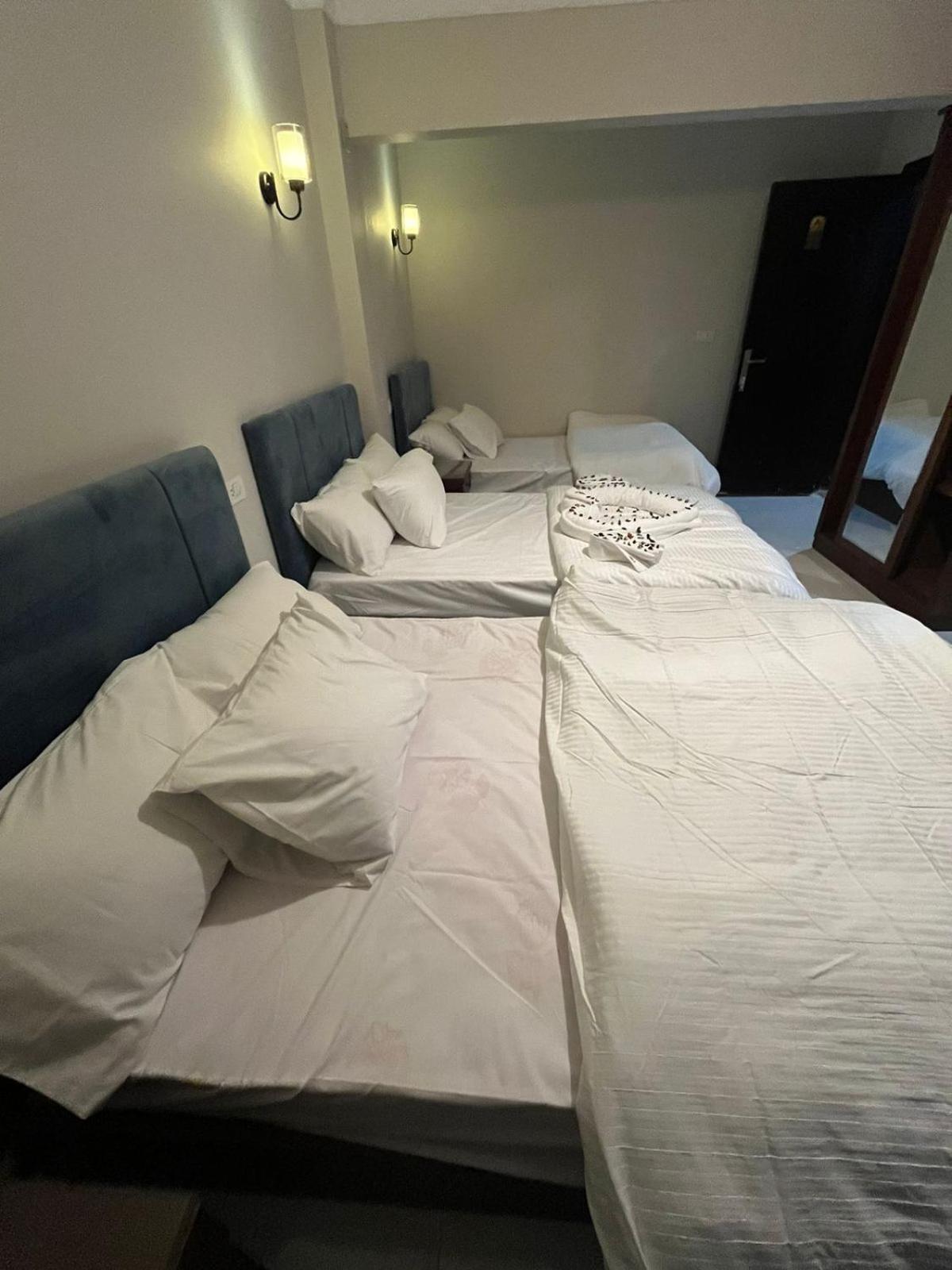 Pyramids Way Inn Kafret el-Gabal Esterno foto